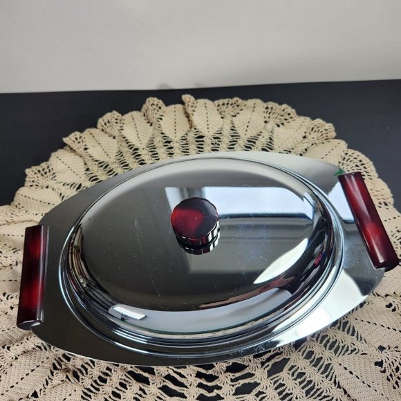 Gourmates by Glo-Hill Covered Dish with Bakelite Handles and Knob Servin… - Picture 4 of 10